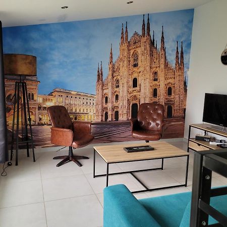 Il Vialetto , Appartement Milano , Spacieux, Tout Confort, Au Calme Jeumont 外观 照片